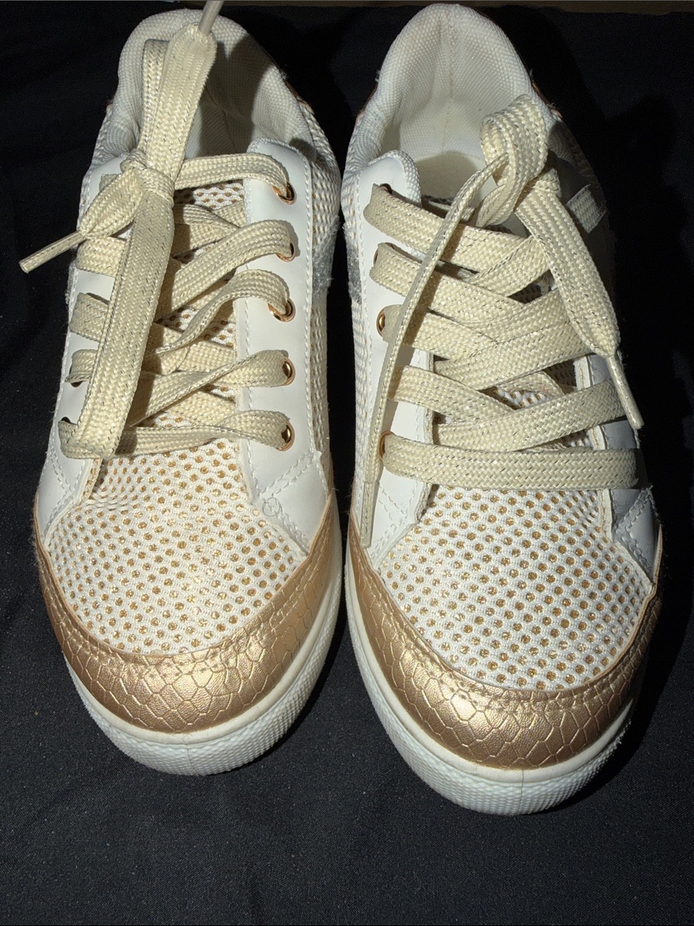 Women’s White and Gold Low-Top Fashion Sneakers